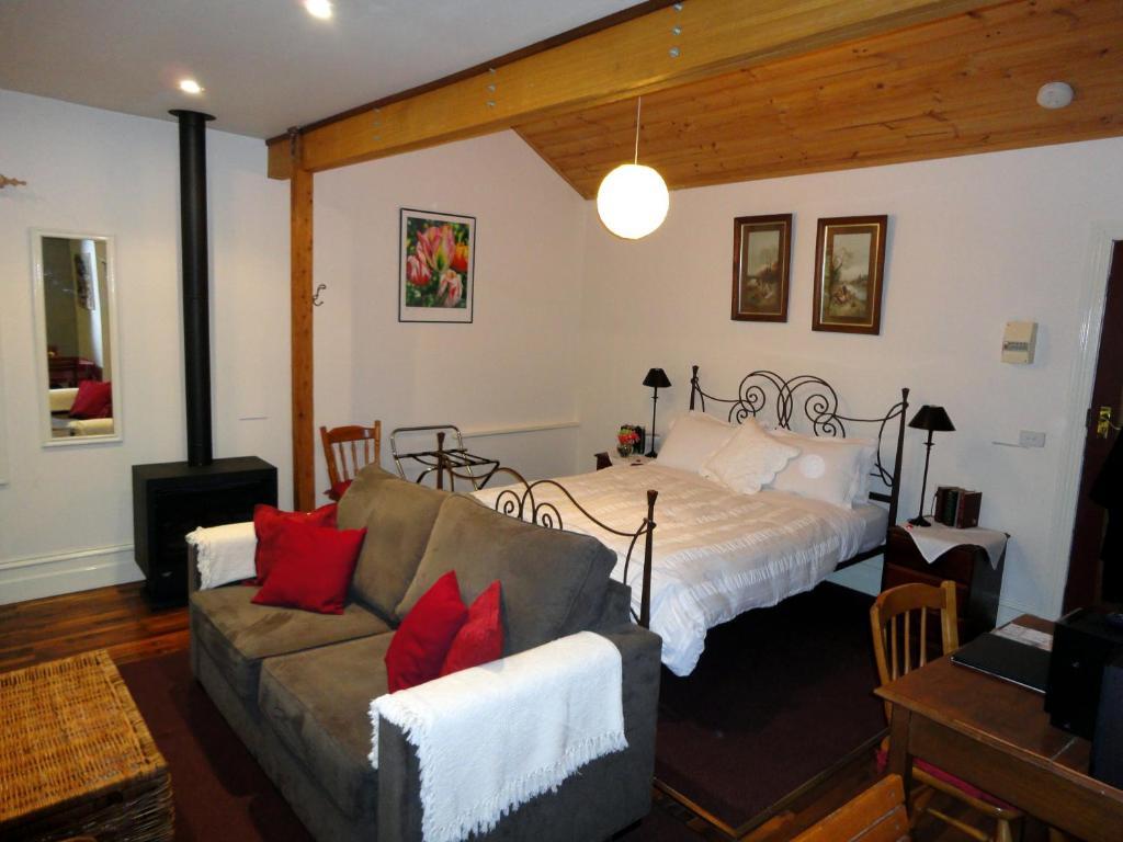 Stone'S Throw Cottage Bed And Breakfast Belgrave Pokój zdjęcie