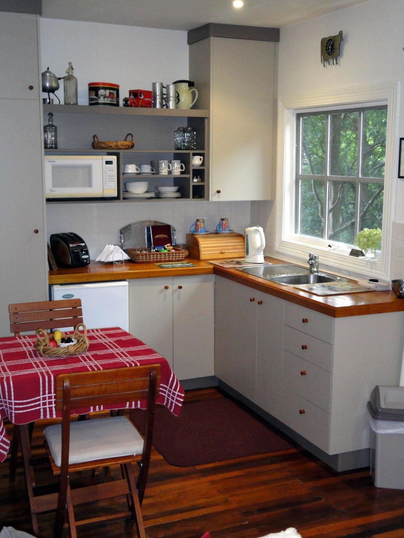 Stone'S Throw Cottage Bed And Breakfast Belgrave Zewnętrze zdjęcie